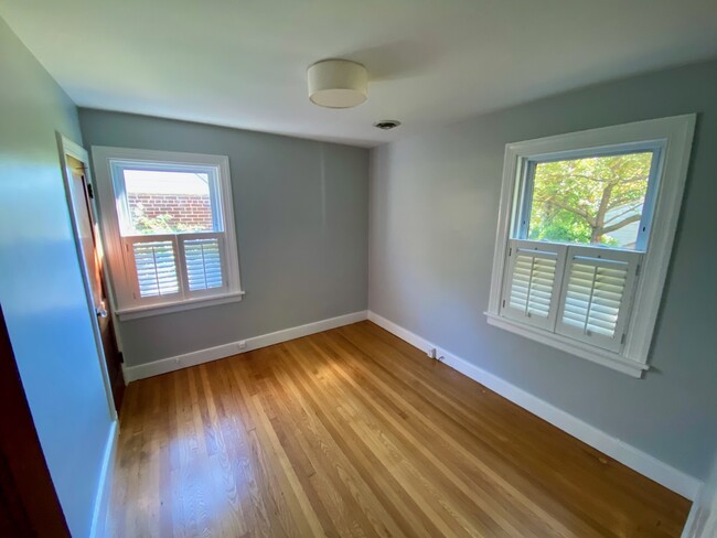 back bedroom - 3415 Idlewood Ave