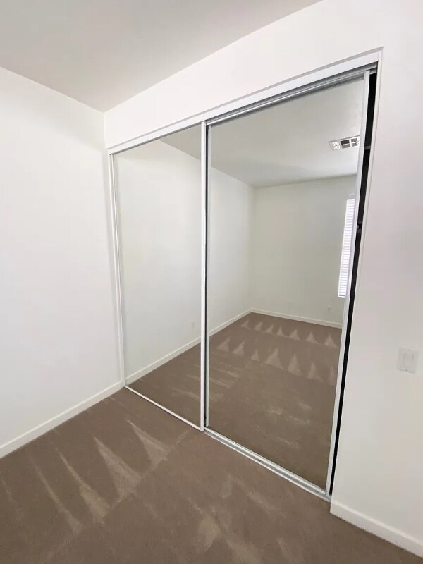 Building Photo - 10884 Sabre Hill Dr