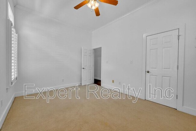 Building Photo - 6285 S Clubview Cir