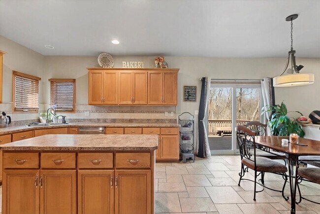 Building Photo - 11804 Long Run Dr