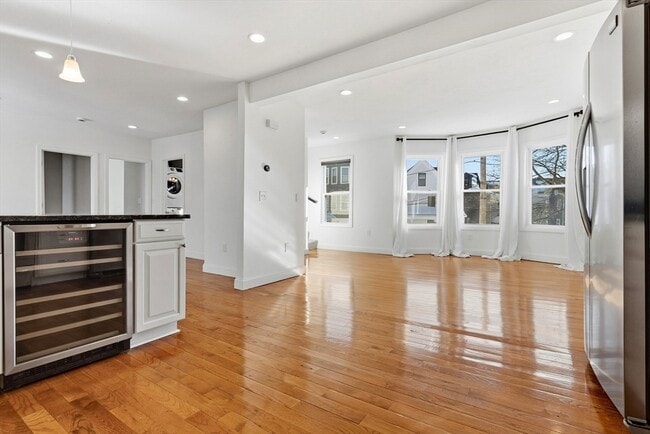 Building Photo - 21 Emerton St