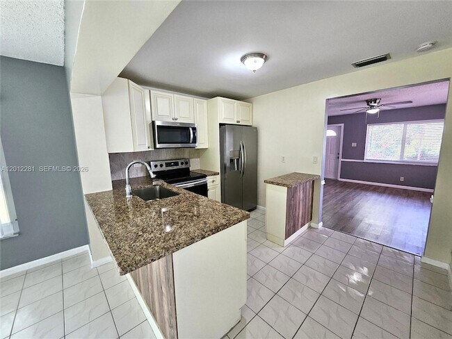 Building Photo - 1040 NW 73rd Terrace