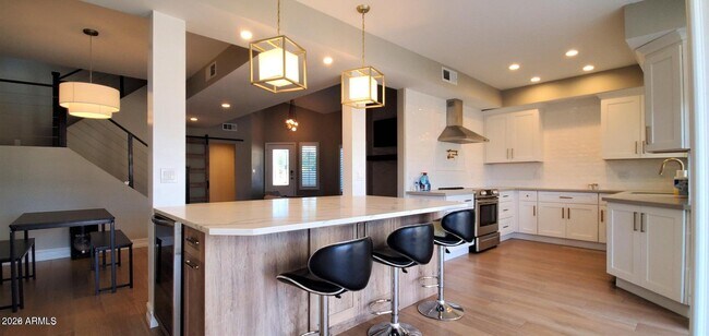 Building Photo - 1301 W Windrift Way