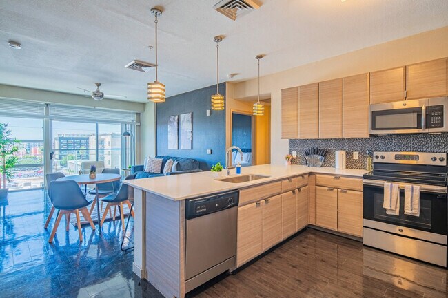 Building Photo - 295 E Roosevelt St