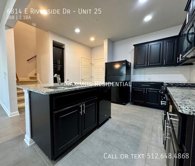 Building Photo - 6814 E Riverside Dr