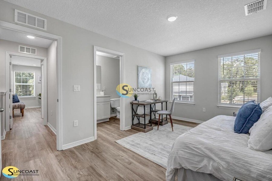 Building Photo - 3821 SW 43rd Ct