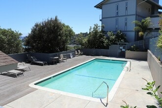 Building Photo - 40 Harbor Oak Dr