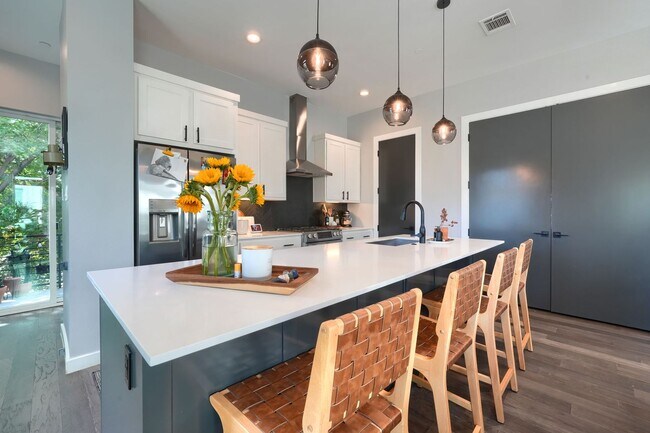 Building Photo - End Unit Townhome