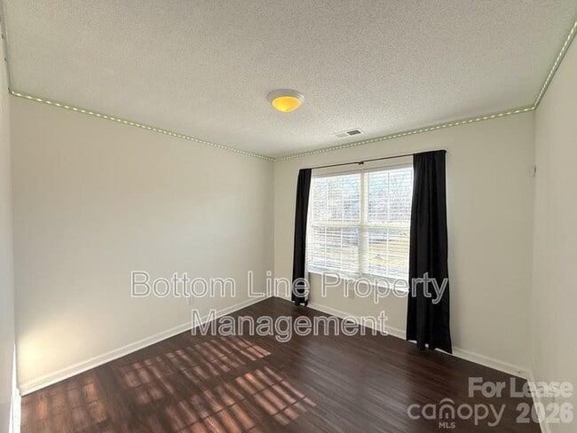 Building Photo - 8821 Cameron Spring Rd