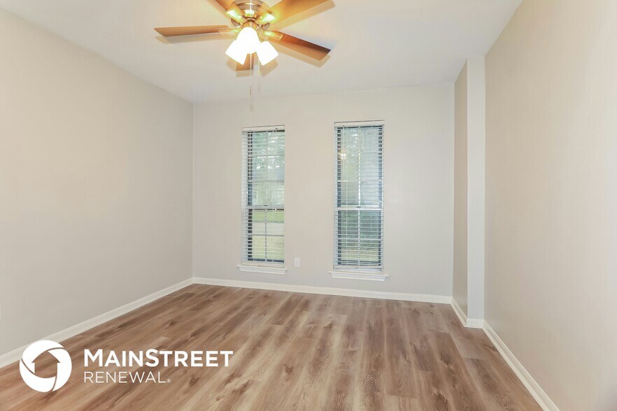 Building Photo - 25414 Foxbriar Ln