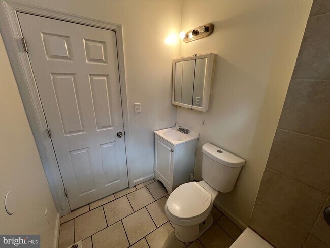 Building Photo - 258 S Cecil St