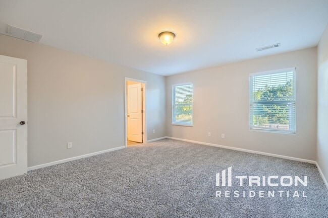 Building Photo - 3479 Sandstone Trail SE