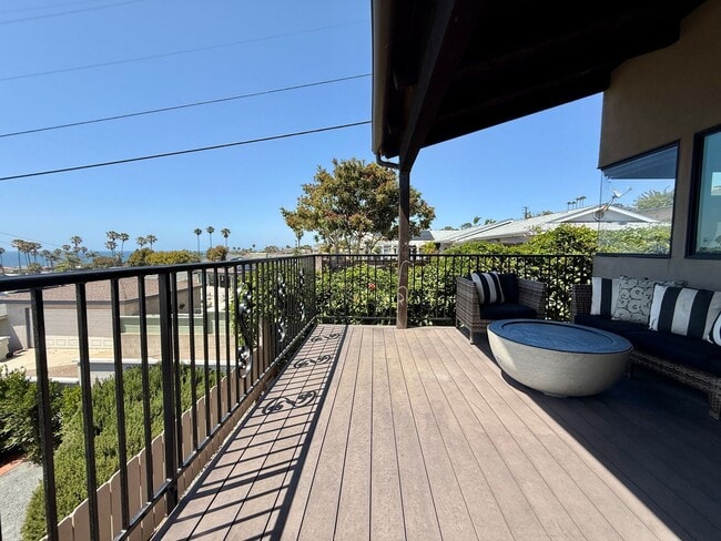 Building Photo - LUXURIOUS House with MULTIPLE OCEAN VIEWS in Sunset Cliffs! Chef's Kitchen! 2 EV Chargers and so ...