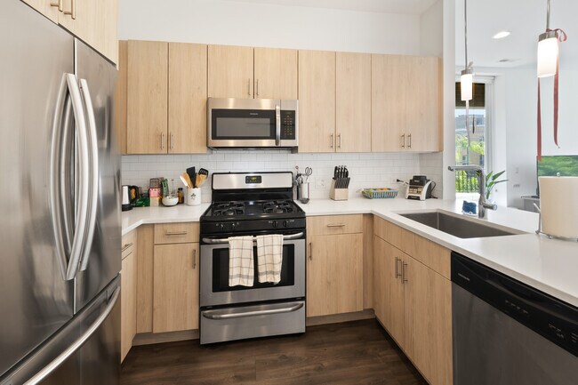 Primary Photo - 1507 N. Western-302