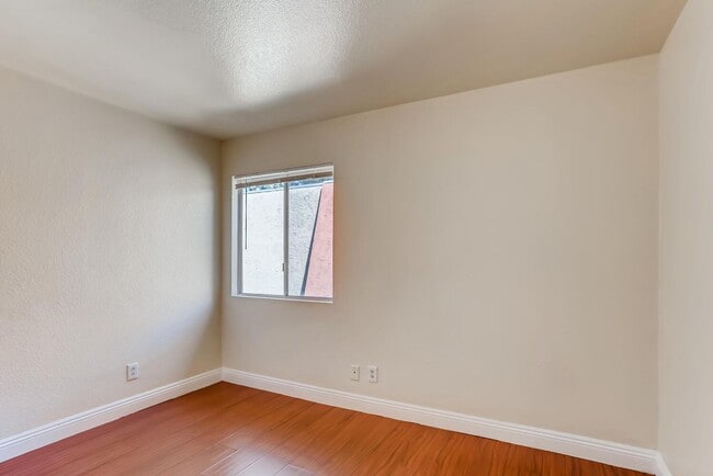 Building Photo - 5229 Indian River Dr