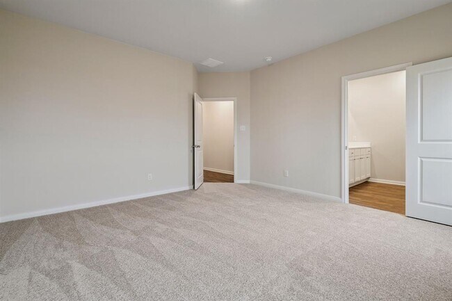 Building Photo - 15834 Berry Hl Dr