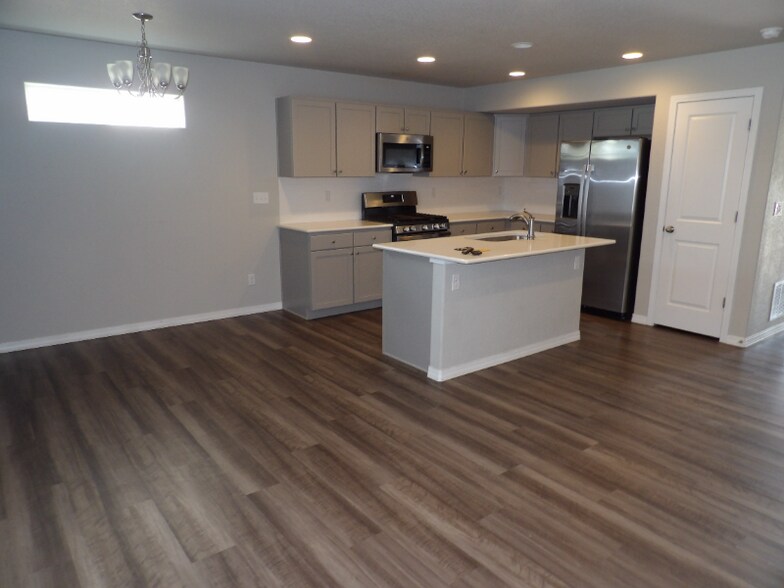 Building Photo - 11260 Feliz Wy