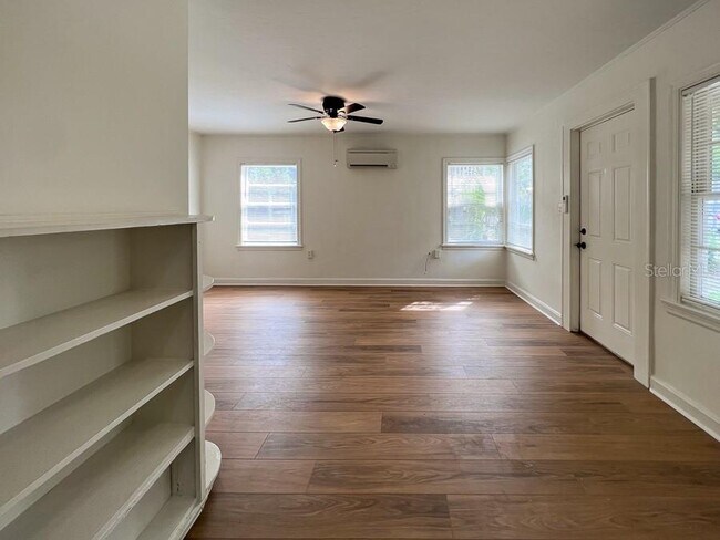 Building Photo - 1122 NW 4th Ave