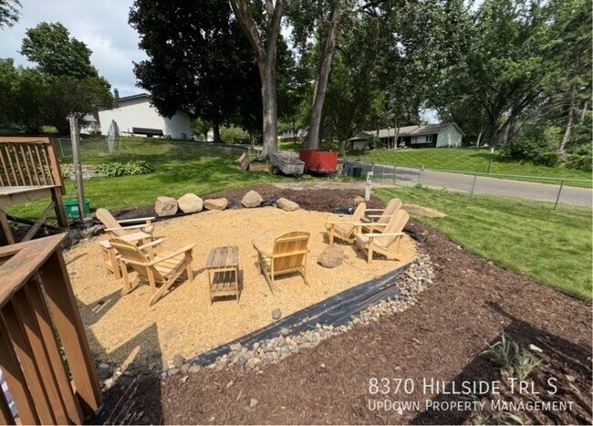 Building Photo - 8370 Hillside Trail S