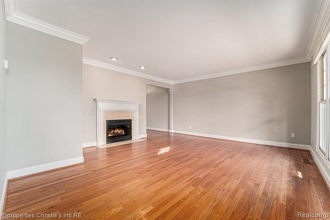 Building Photo - 1630 Normandy Rd