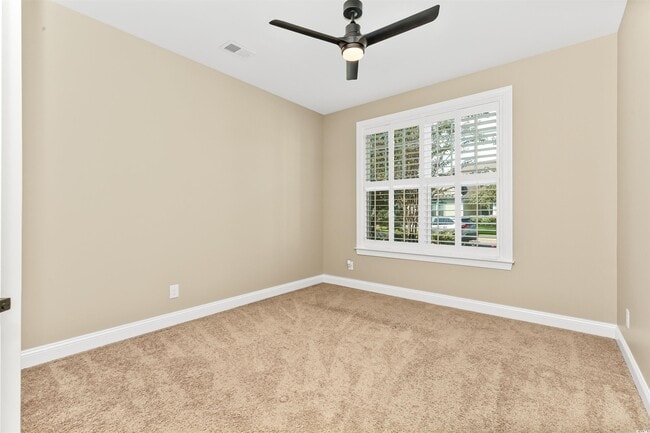 Building Photo - 1592 Buckingham Ave