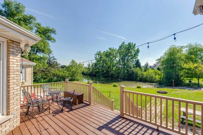 Building Photo - 14 Pentwater Dr