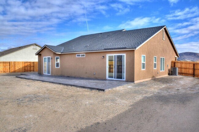 Building Photo - Beautiful Riverpark Home With All Appliances And PET FRIENDLY!