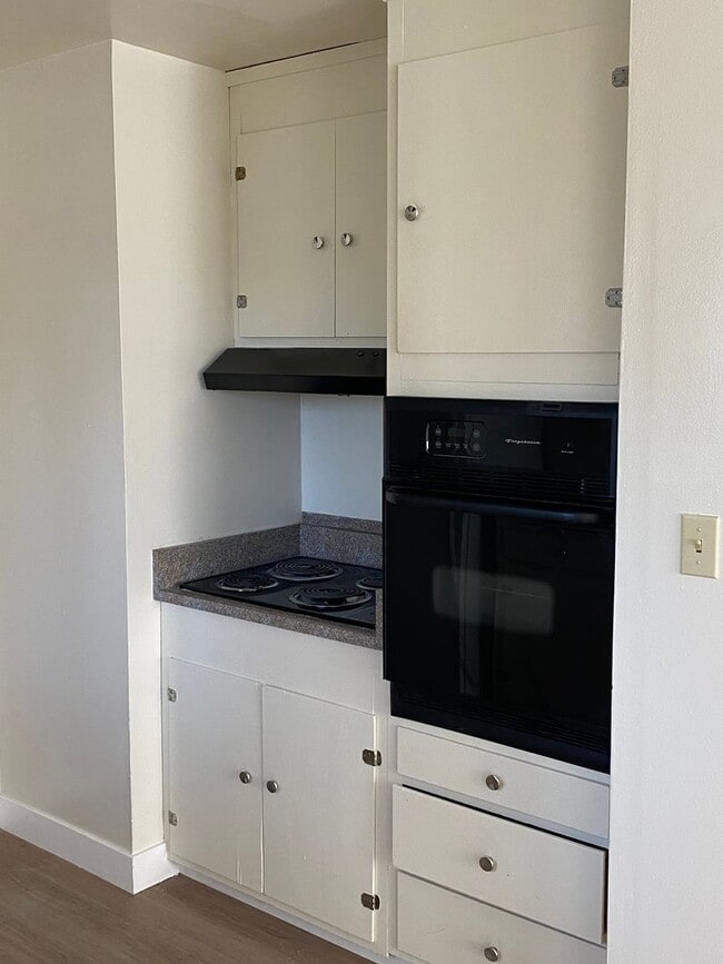 Building Photo - AVAILABLE NOW !!! NORTH VACAVILLE - E. MONTE VISTA AVE 1 bed/1 bath apartment! Private lot with l...