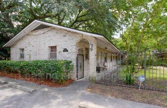 Building Photo - 1611 Jessamine Rd