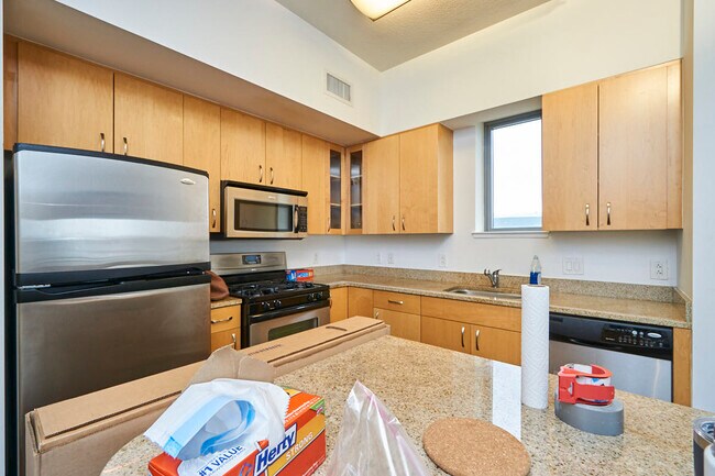 Building Photo - 475 K St NW