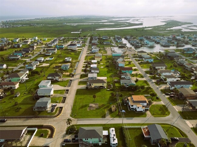 Building Photo - 16611 Jolly Roger Rd