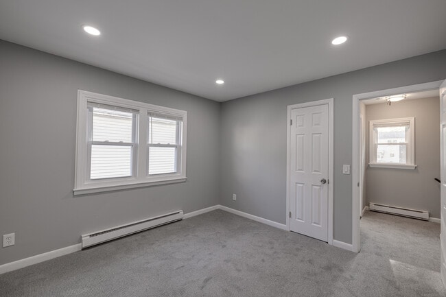 Building Photo - 151 Seaside Ave