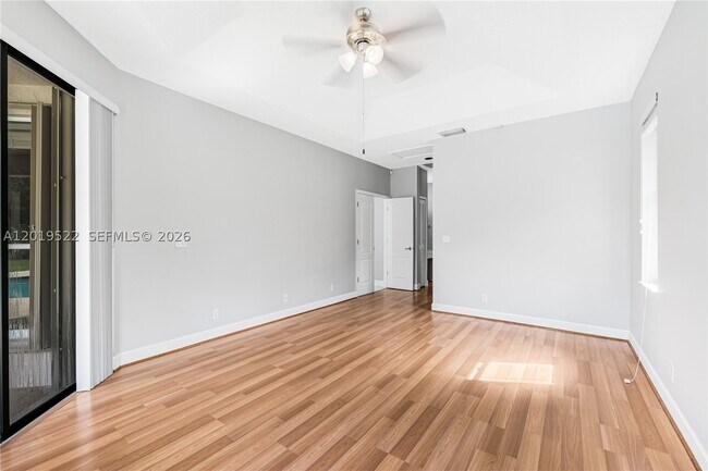 Building Photo - 1256 Manor Dr S