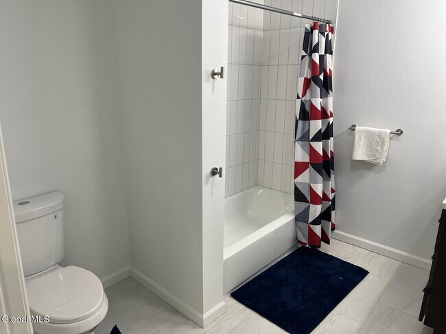 Building Photo - 351 4th St