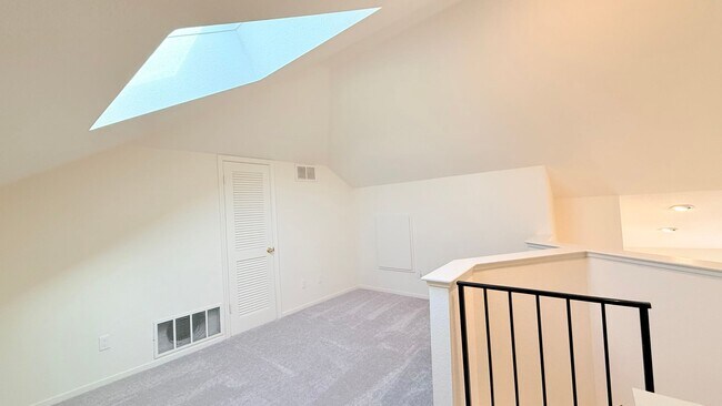 Building Photo - Charming 2BD/2BA + Loft, Upper Unit Condo in Alamo- Available NOW!