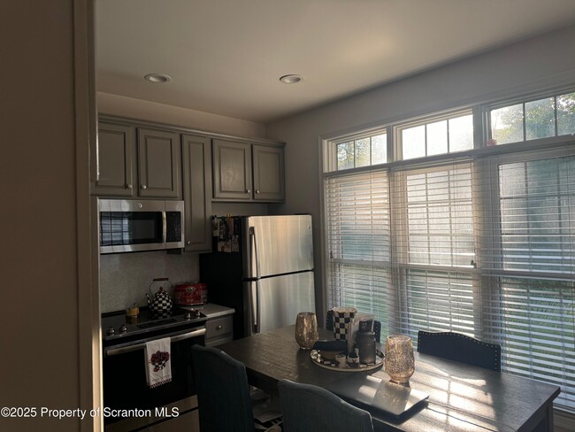 Building Photo - 803 Ohenry Close Sec 1