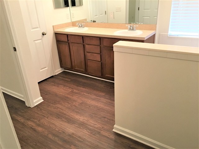 Building Photo - 4622 Glendas Meadow Dr