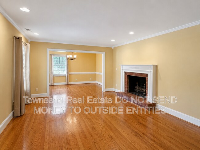 Building Photo - 342 Devane St
