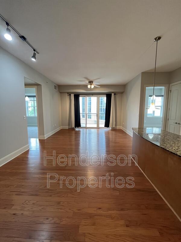 Building Photo - 4620 Piedmont Row Dr