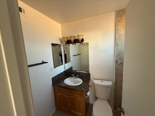 Building Photo - 16811