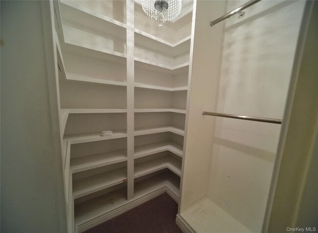 Building Photo - 102 Cove Ct