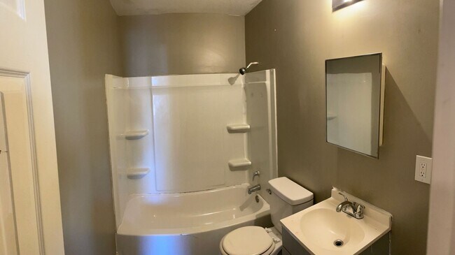 Building Photo - 2627 Fees S