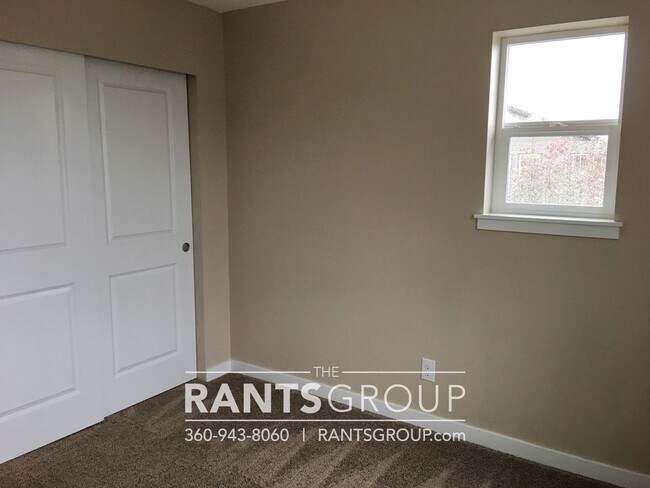 Building Photo - Spacious and Bright 4-bed, 2.5-bath home in The Preserve Available mid-April!