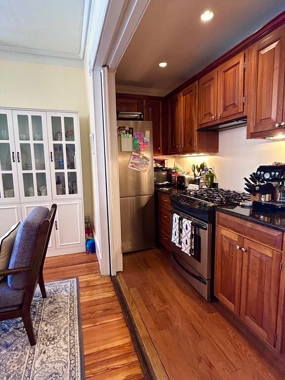 Building Photo - 2 Phillips St