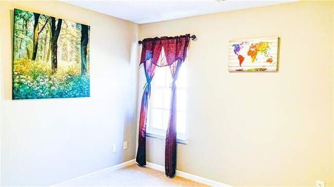 Building Photo - 4445 Scotland Ct SW