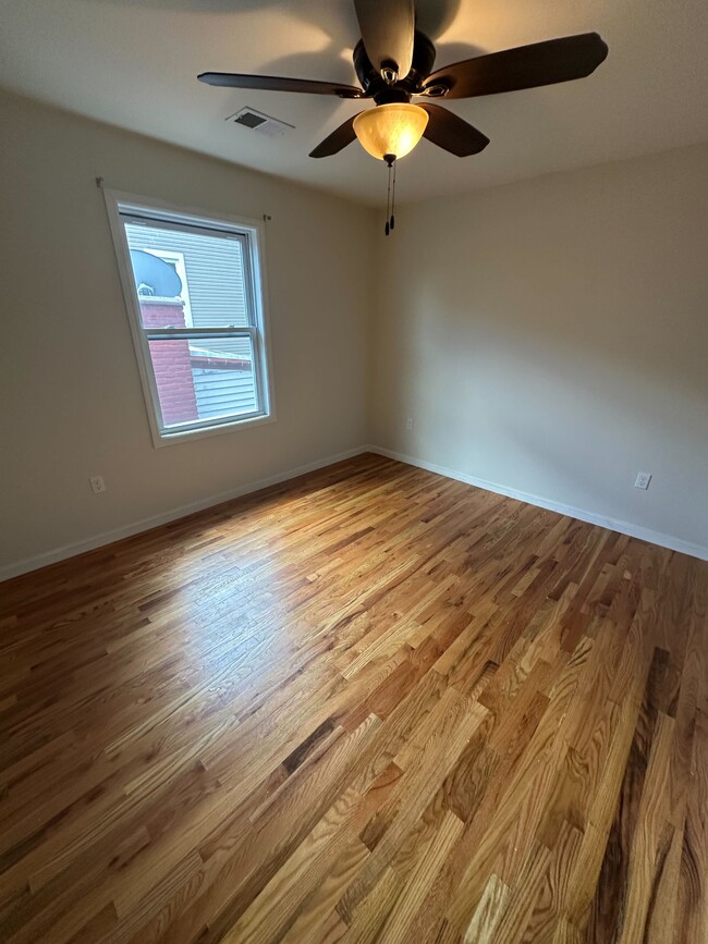 Building Photo - 718 Summer Ave