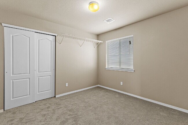 Building Photo - "Charming 3-Bed, 2-Bath Oasis on Dust Storm Lane – Spacious 1,596 Sq Ft Home in El Paso!"