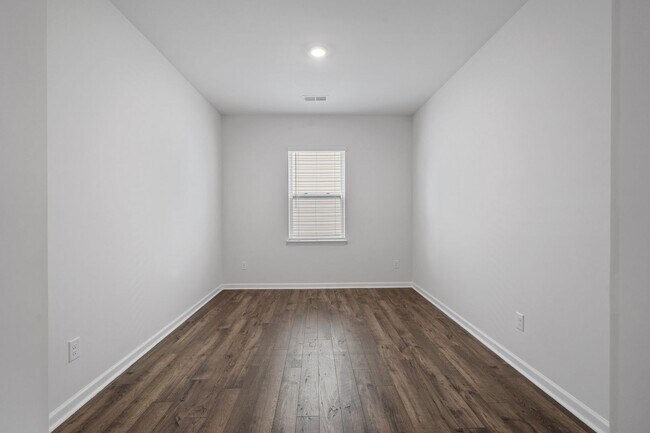 Building Photo - 340 Fenwick Dr