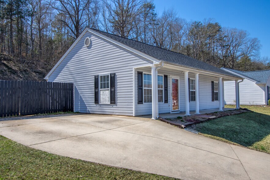 Building Photo - 512 Crescentwood Ct