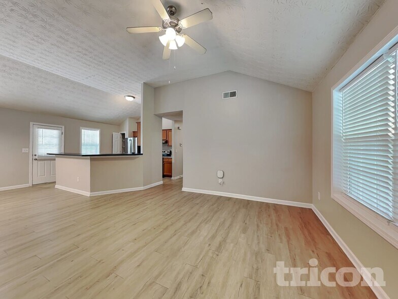 Building Photo - 216 Douthit Bridge Rd